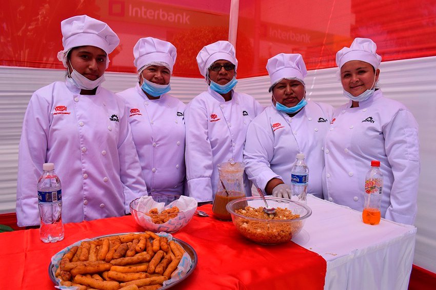 Mujeres de Talara demostraron creatividad preparando platos típicos en base a algarroba