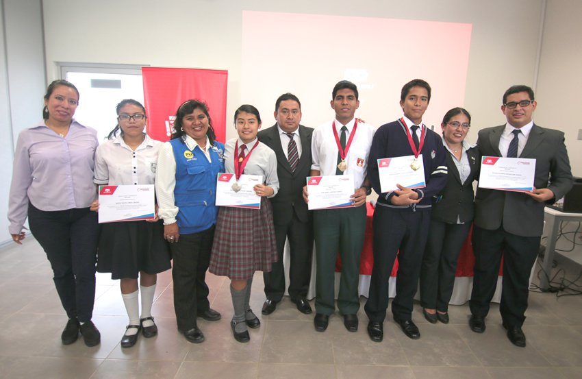 Petroperú premió a ganadores de concurso de ensayos literarios sobre nueva Refinería Talara