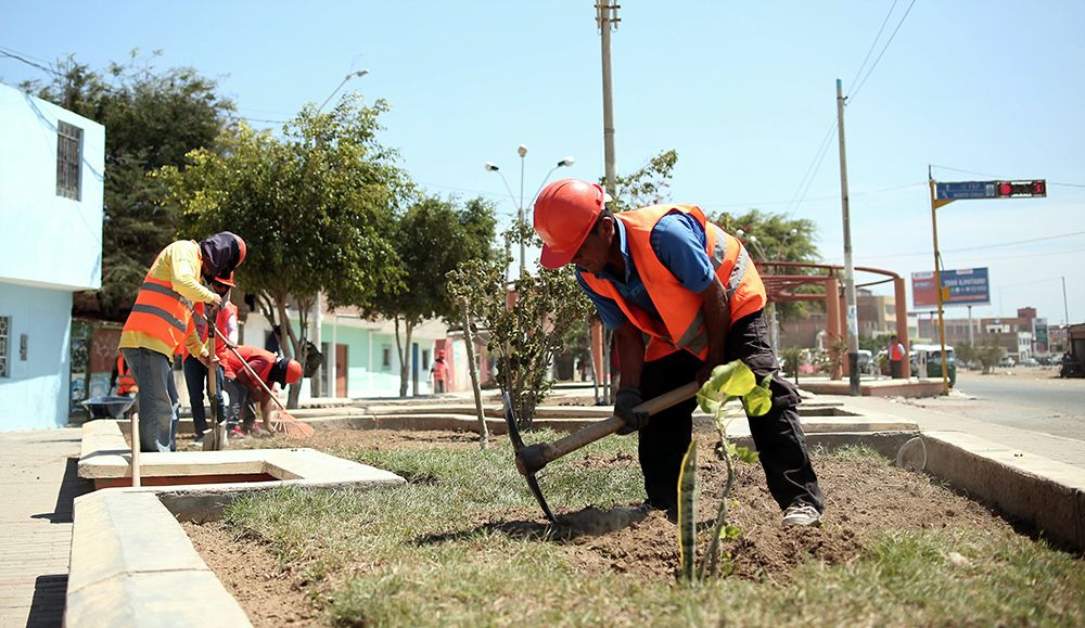 PETROPERÚ inicia recuperación del ingreso a la ciudad de Talara