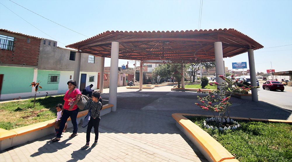PETROPERÚ entrega plazuelas recuperadas
