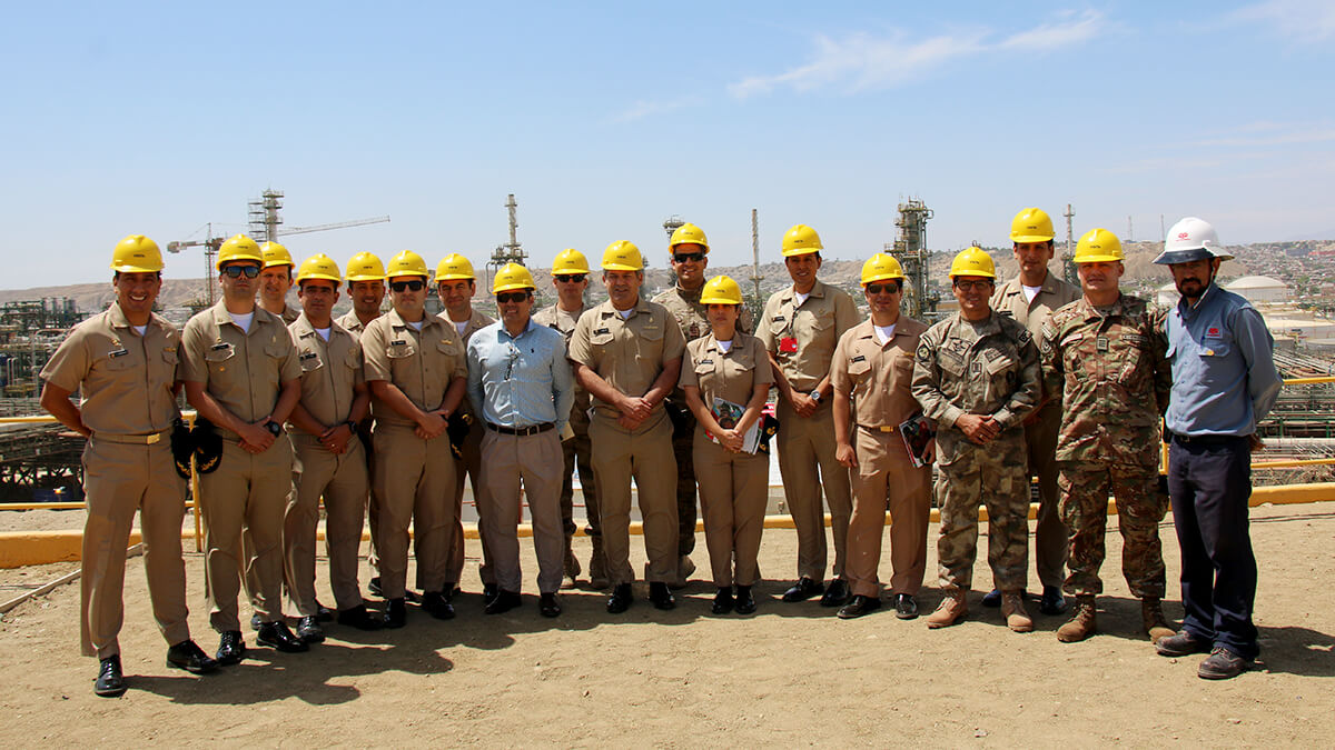 Oficiales de la Marina de Guerra del Perú conocieron la Nueva Refinería Talara