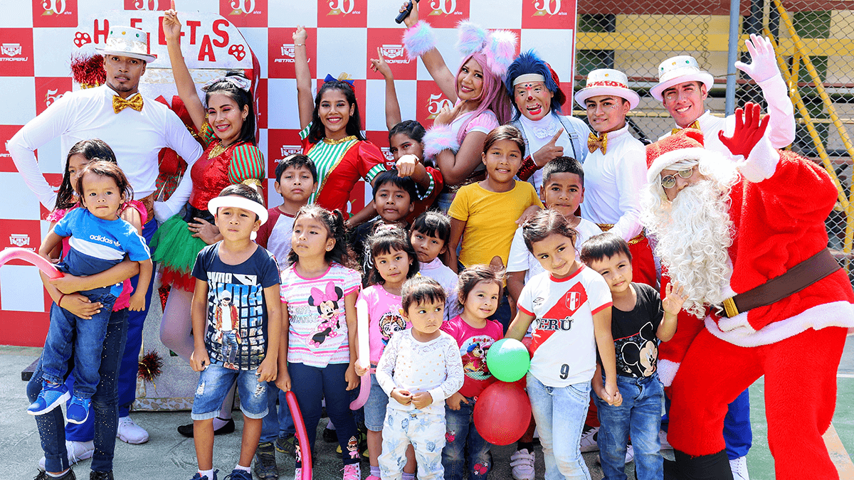 PETROPERÚ festeja la navidad con vecinos de Talara