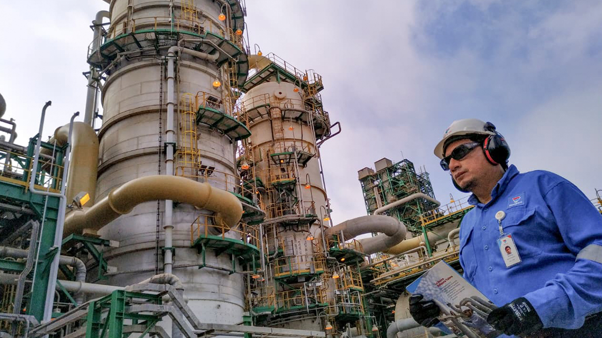 Nuevo hito: Petroperú despacha más de 19 mil toneladas de ácido sulfúrico de alta pureza a Chile